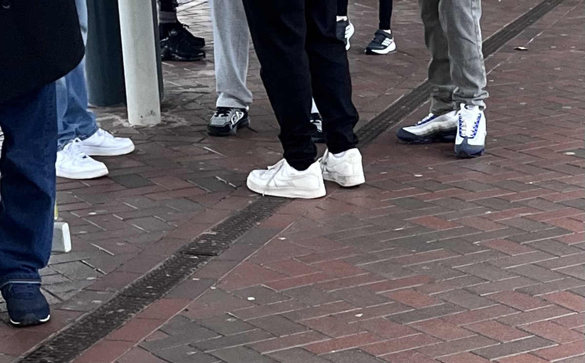 Tidy selection of Nikes at the tram stop on the way home for today’s #dailykickpic