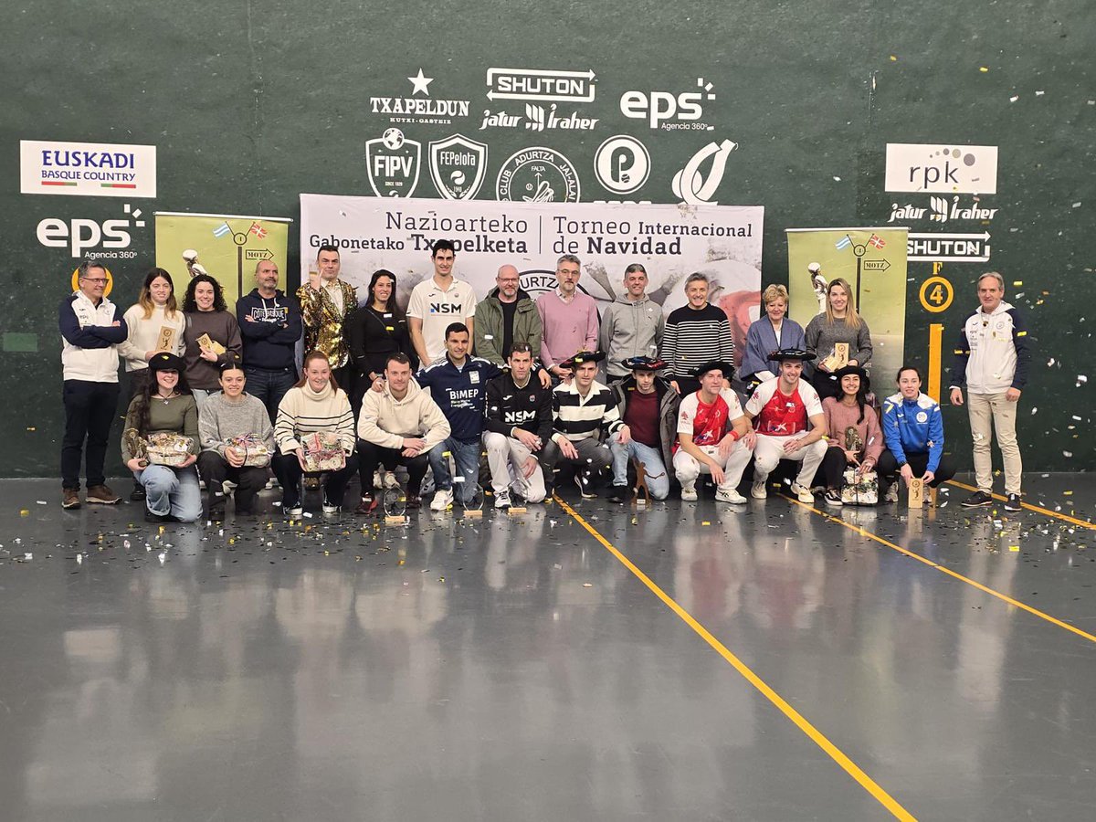 🏐 La pelota despide 2025 por todo lo alto.

El XLIII Torneo Internacional de Navidad ha reunido en #Adurtza a más de 120 palistas de Francia, Argentina, España y Euskadi.

Eskerrik asko a clubes, federaciones, palistas y al público. 🙌🏻 ¡Nos vemos en la próxima edición!
