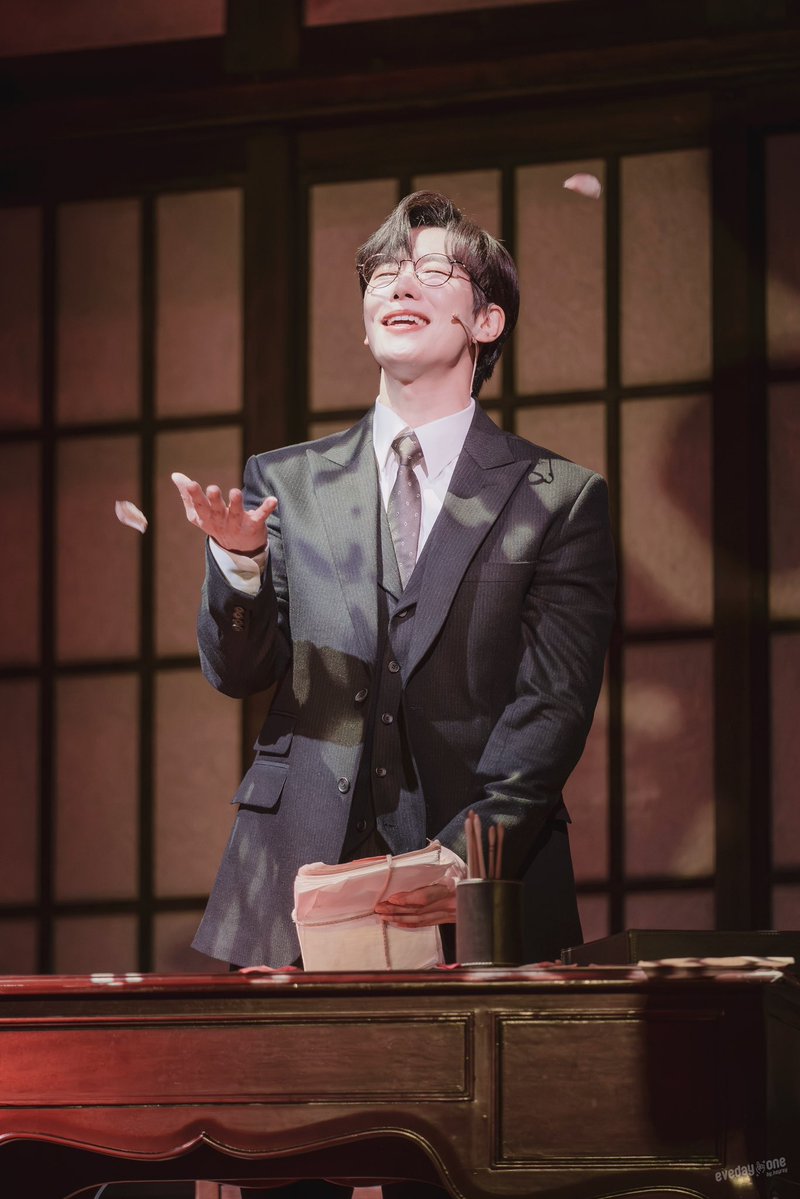 HeyreyP's tweet image. 251230 팬레터
스페셜커튼콜 해진의 편지
김해진 #김경수 #배우김경수

너의 말들로 그때를
내가 버티었다