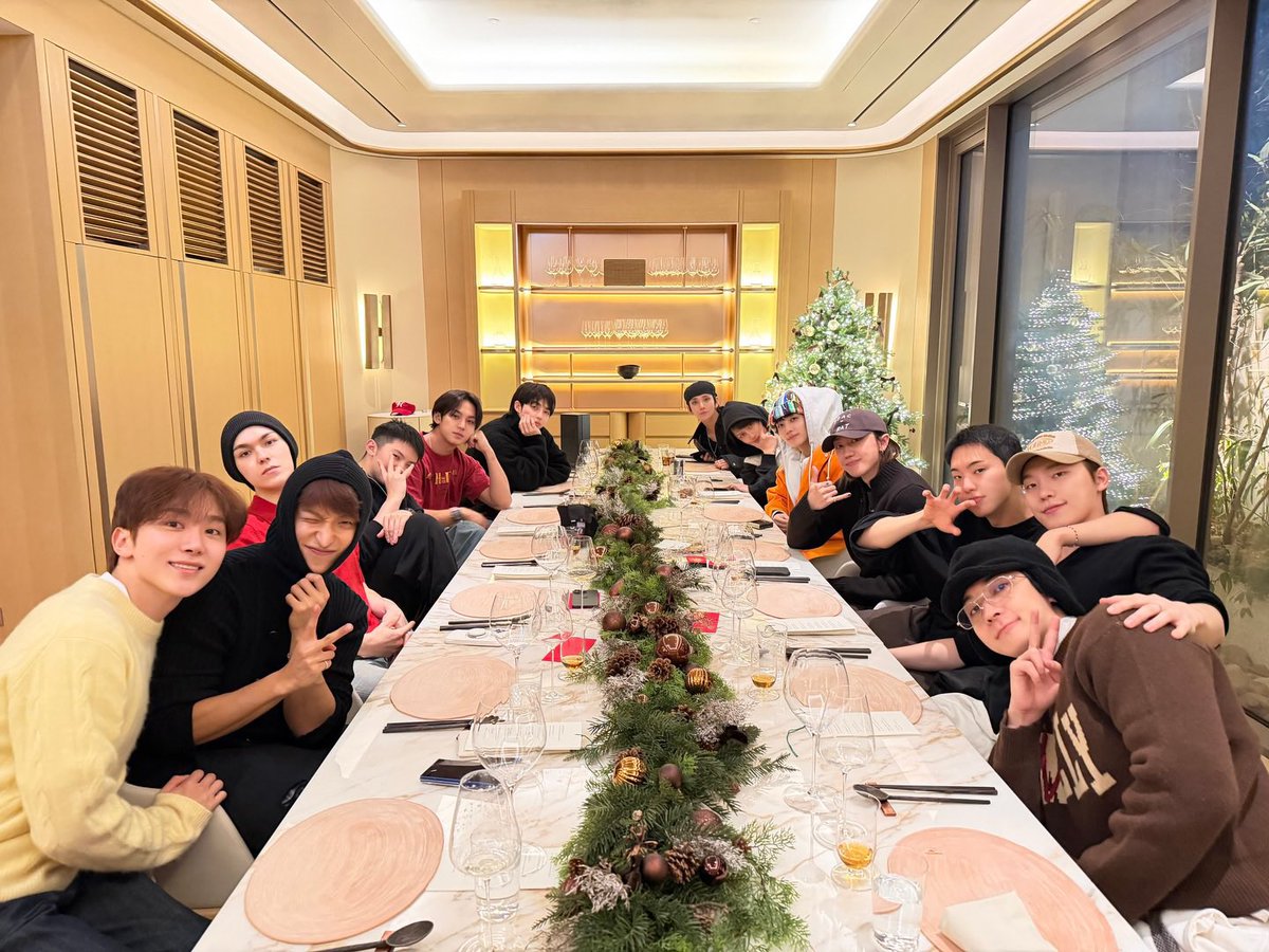 natanattda's tweet image. I LOVE MY TEAM I LOVE MY CREW ARRGFHHHH