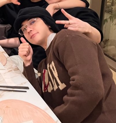 wonwooszone's tweet image. WONWOOOOO 🤎