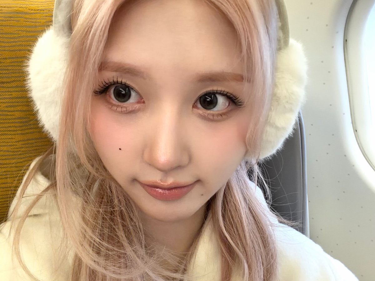 GAEUL, 김 tweet media