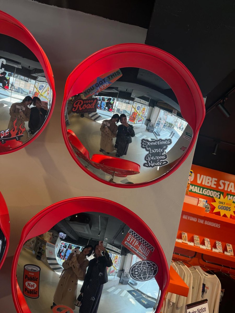 Nayeon opening her MINAYEON DATE folder for the end of 2025