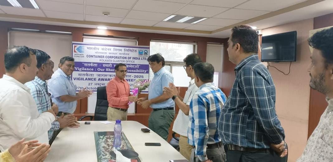 ConcorArea4's tweet photo. #CONCOR2025_glimpses
The Kolkata Cluster (East) of CONCOR actively organized a series of events throughout 2025.
Vigilance Awareness Week was observed from 27th October to 2nd November 2025, marked by diverse activities and awareness programs.
A lecture was delivered by Sh. Sudhir Sharma, Chief Material Manager, Eastern Railway, focusing on the importance of vigilance sensitization. The session also included interactive group activities to strengthen the culture of transparency and accountability.
These initiatives reflect CONCOR’s commitment to fostering ethical practices and collective responsibility.
@concor_india 
@RailMinIndia