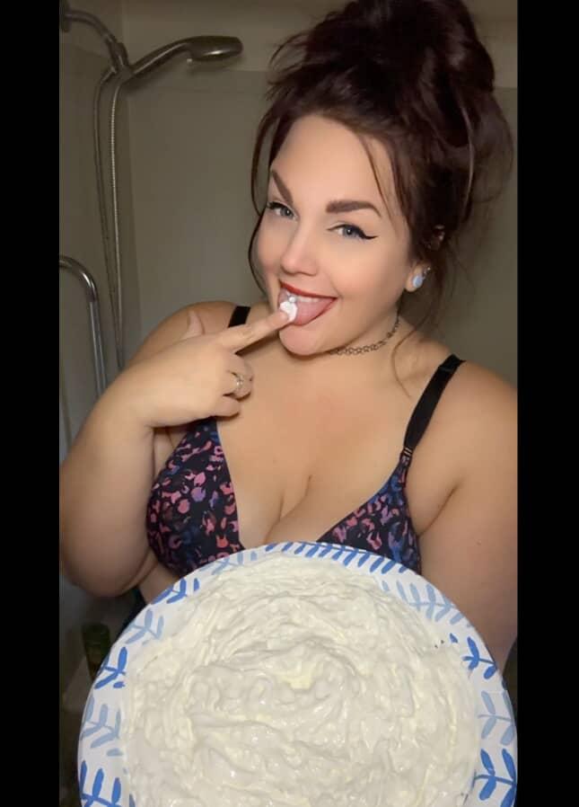 Happy whipped cream Wednesday! You know what that means! Whipped cream pie in the face!! New content in the store, more coming soon! Hope you all have a great new year! #nsfw #pieintheface #whippedcream #topless #tits #wam #messy #pieface  #gettingpied #whippedcreamwednesday