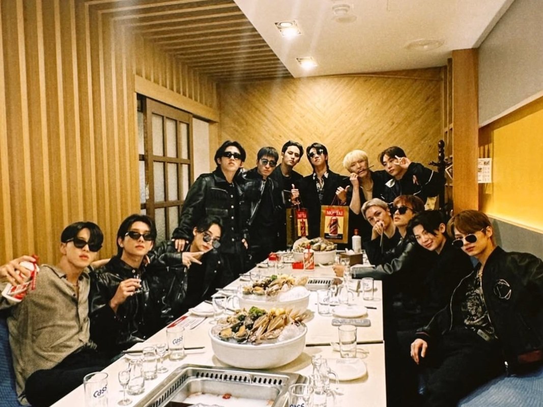 svtnserenade's tweet image. honey, you’re                      like my mirror 
familiar                                 years ago

seventeen is always 13 🫶🏻