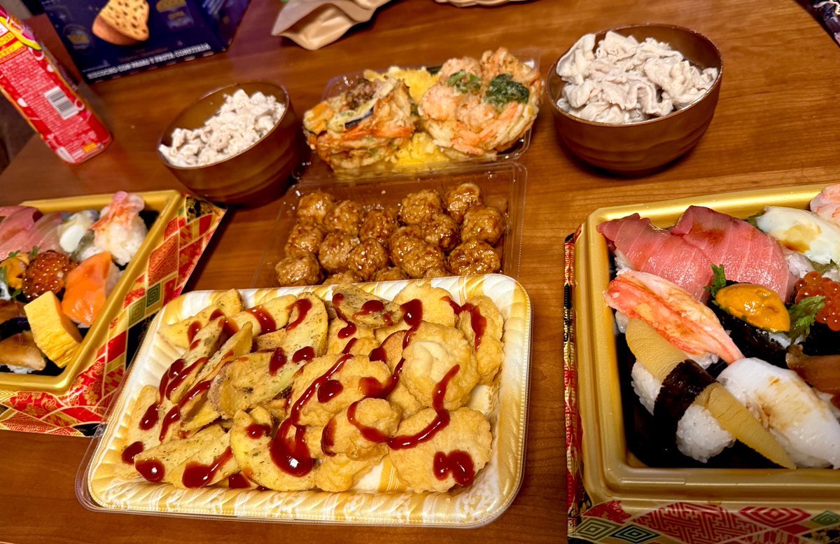 年越し蕎麦も食べたし！
あとは年を越すだけー
色々とポップマート関連で動き回ったなぁー！
大阪行ったり台湾行ったり！
来年も台湾行くぞーー