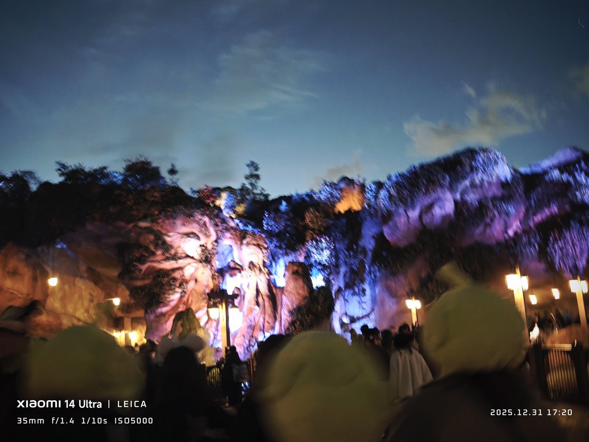 untaebi's tweet image. 今年最後の締めは夢の国と言う名の地獄めぐりでした。
死ぬほど疲れたけど帰りの飯屋でポチポチしてたら念願のティアブルーGETできたんで良しとしよう笑
厄年も終わりだし来年はもっと良い事あるだろう…。
投稿頻度少なめですが来年も宜しくお願い致します🙂‍↕️
では残り僅かですが良いお年を👋