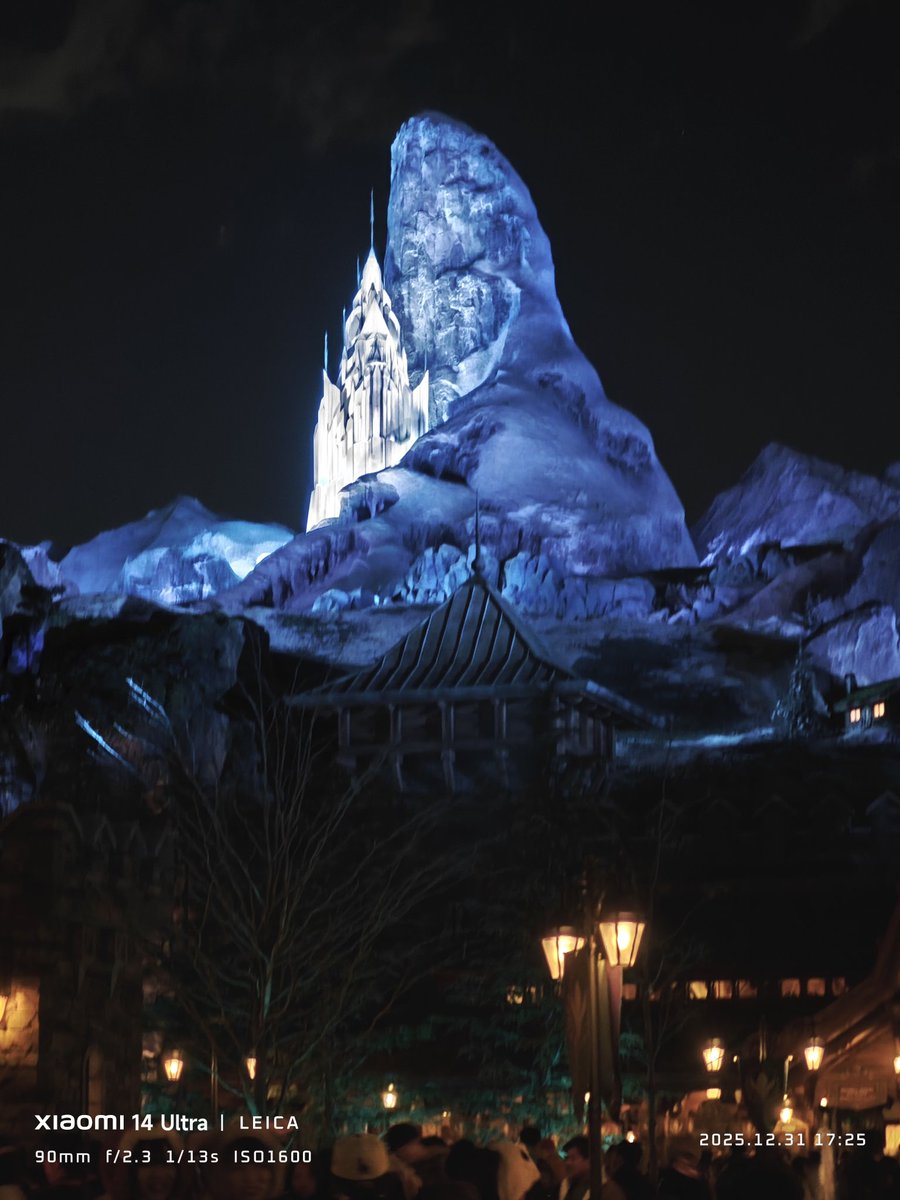 untaebi's tweet image. 今年最後の締めは夢の国と言う名の地獄めぐりでした。
死ぬほど疲れたけど帰りの飯屋でポチポチしてたら念願のティアブルーGETできたんで良しとしよう笑
厄年も終わりだし来年はもっと良い事あるだろう…。
投稿頻度少なめですが来年も宜しくお願い致します🙂‍↕️
では残り僅かですが良いお年を👋