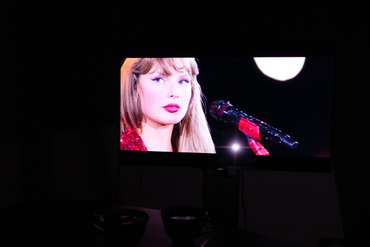 最高の年末の過ごし方😌
今年もTaylorに生かされTaylorのために生きた1年だった！そしてTaylorを通じて、沢山のswiftieに出会えたことが何より嬉しい😭来年もTaylorと共に穏やかに過ごしたい