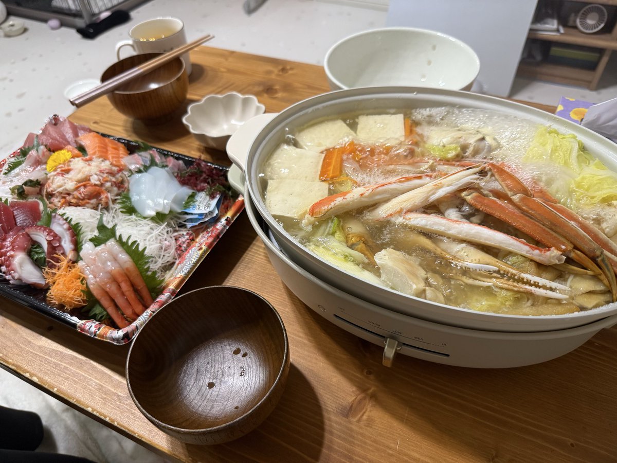 蟹と刺身食べた。うまかった。