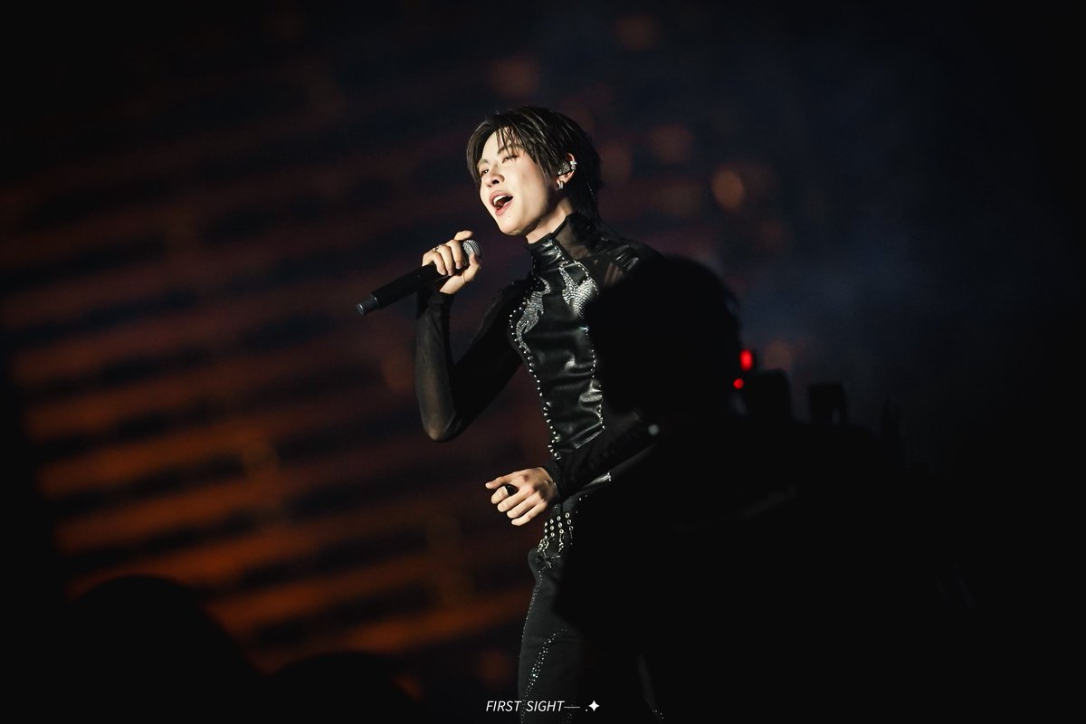 firstsight_2000's tweet image. it’s time to shine ✨🪽

TLEFIRSTONE COUNTDOWN ICONSIAM 
#TLEFIRSTONExICONSIAM 
#CountdownatICONSIAM