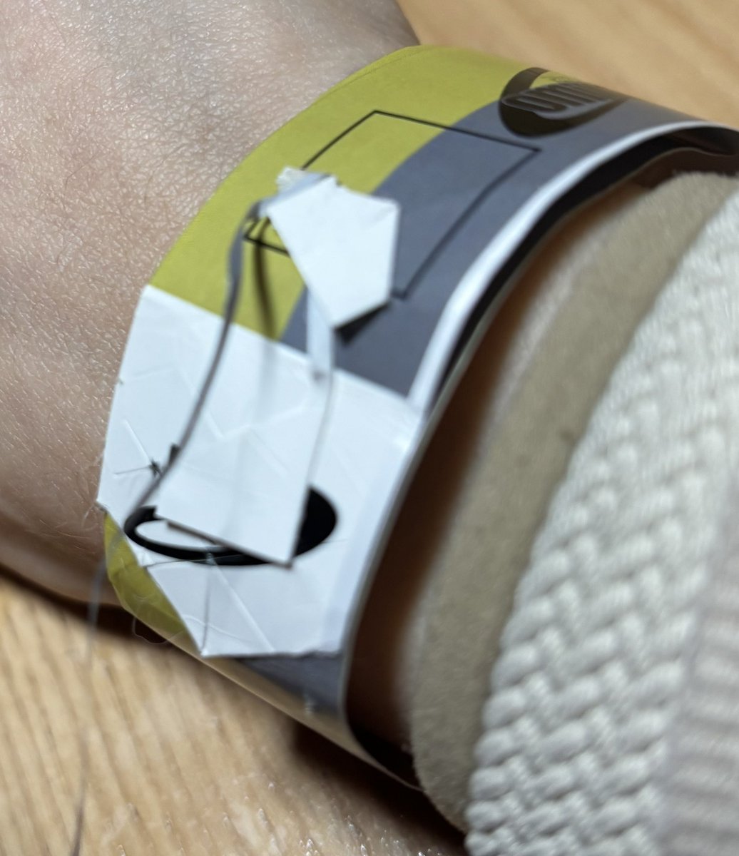 うさドライブからのただいまー🚗³₃

やっと外せる…´Д`)
コミケお疲れ様の開封の儀ッ✂️✨
みよ！この帰ってくるまでの
抗ったうさの姿をーꉂ🤣w𐤔ﾎﾞﾛﾎﾞﾛ