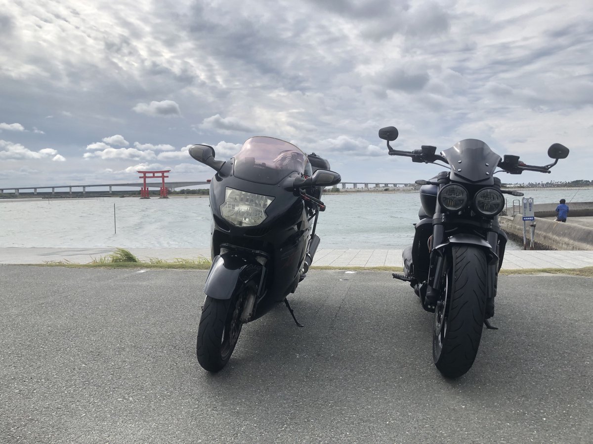 CB400SB_SP's tweet photo. 2025主な出来事
結構、ミーティングに参加出来たかな🤔
1番は、長崎からのご夫婦に合わせて行ったブラバの聖地へのツーリング。
あとは、関東のメンバーと数年ぶりに浜名湖で再会出来た事。 https://t.co/vGJkQDrrng