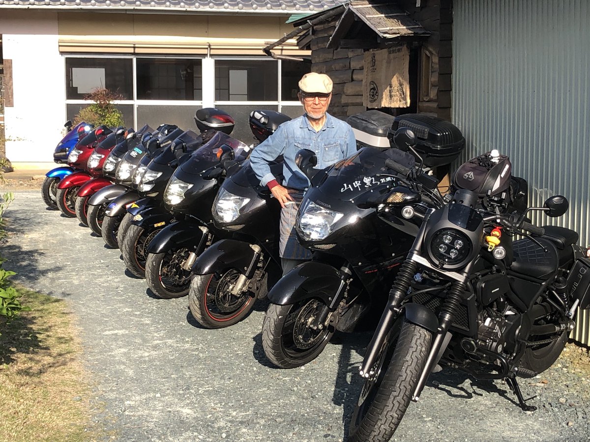 CB400SB_SP's tweet photo. 2025主な出来事
結構、ミーティングに参加出来たかな🤔
1番は、長崎からのご夫婦に合わせて行ったブラバの聖地へのツーリング。
あとは、関東のメンバーと数年ぶりに浜名湖で再会出来た事。 https://t.co/vGJkQDrrng