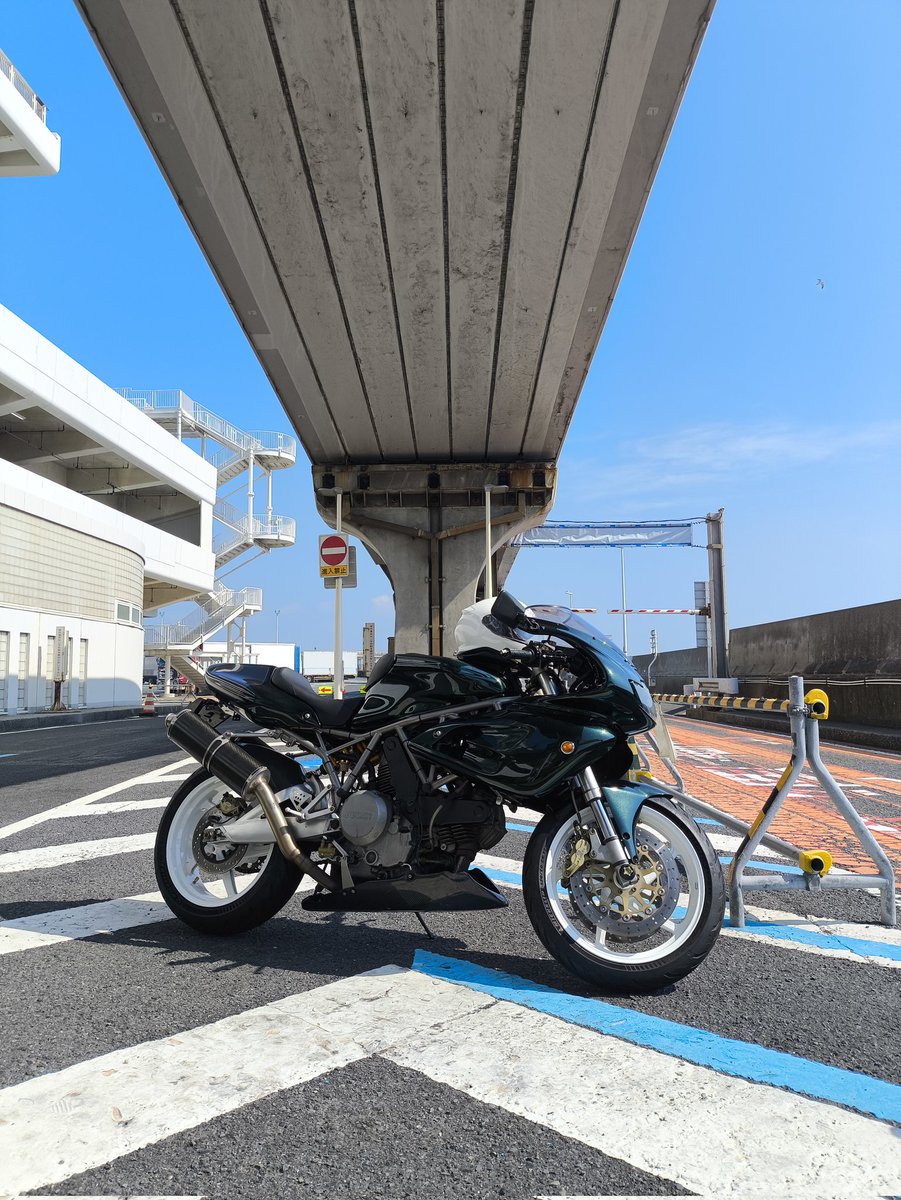 SheepPocket's tweet photo. 今年も１年ありがとうございました！

ガレージハウスを手に入れ、バイクに乗る機会を増やしていけたらな！と思います笑

仕事もがんばれー！みんな！ https://t.co/CRmvQVACym