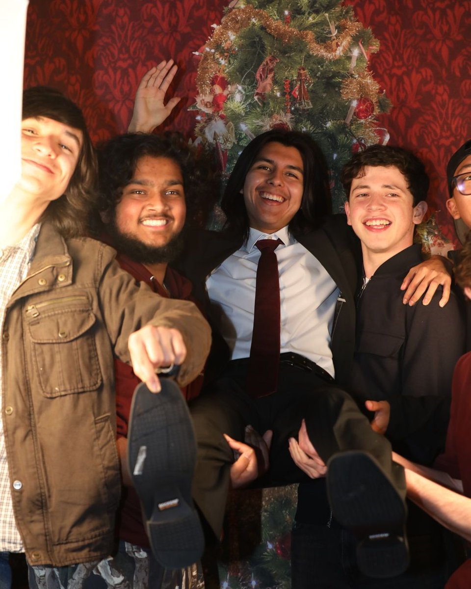 JFmusicAcademy's tweet image. Support means everything! Thank you to the family &amp;amp; friends who came to see our stars! Wishing you all a Happy New Year!💫 🎉 
#pianolesson #violinlesson #voicelesson #guitarlessons #drumlesson #musiclessonsforkids #monroviamusic #monroviamusicschool #musiclessonsmonrovia