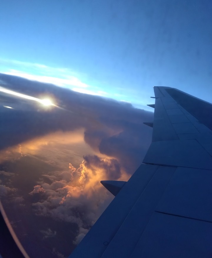 setanami's tweet image. 皆様良いお年をお迎えください🎍
今年は異動して、仕事に追われる日々でしたが、自身のスキルもあがり、頑張ってきて良かったと思える1年でした✨その活力は、子ども達（リアルW大学生💰️の頑張り）&amp;amp;京都サンガ&amp;amp;推し活のおかげです✨皆様ありがとう🫶（今年１番感動した✈福岡遠征した帰りの夕陽🌇）