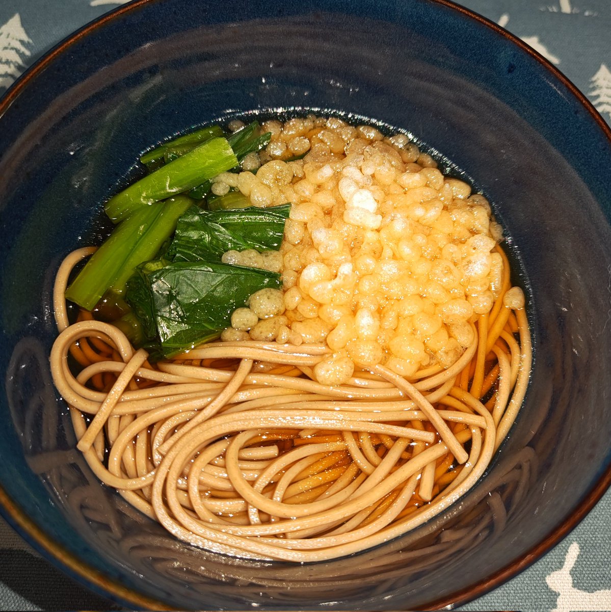 2025年ありがとうございました！体調はほとんど支障がなくなりました🙇‍♀️ご心配をおかけしました🙇‍♀️
直近の自撮り他撮りがないのでお蕎麦の写真で。デジタルデトックス期間が続いていて滅多に出てこないですが元気にしています😊
来年はいっぱい遊ぶぞ〜！
皆様よいお年をお迎えください🙂‍↕️🍀