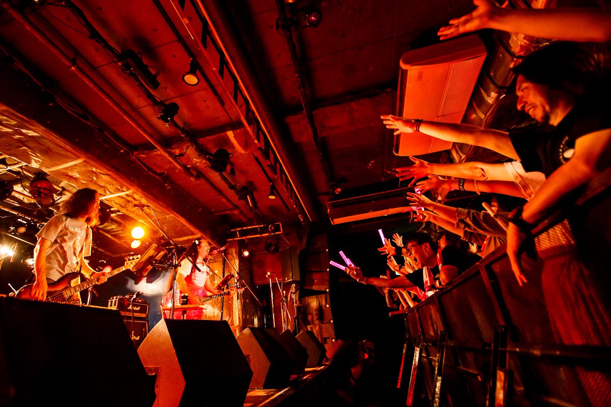 メンマのみんな〜！2025年もたっくさんありがとうᥬ😘ᩤ💕
RONZIの野郎の地元で生誕ライブしたり、宮古島でドーム公演したり、、他にも楽しいこといっぱいだったな〜🍥2026年も一緒に素敵な思い出作ろうね💕︎メンマのみんなが大好きだよ〜❤️良いお年を〜🎍