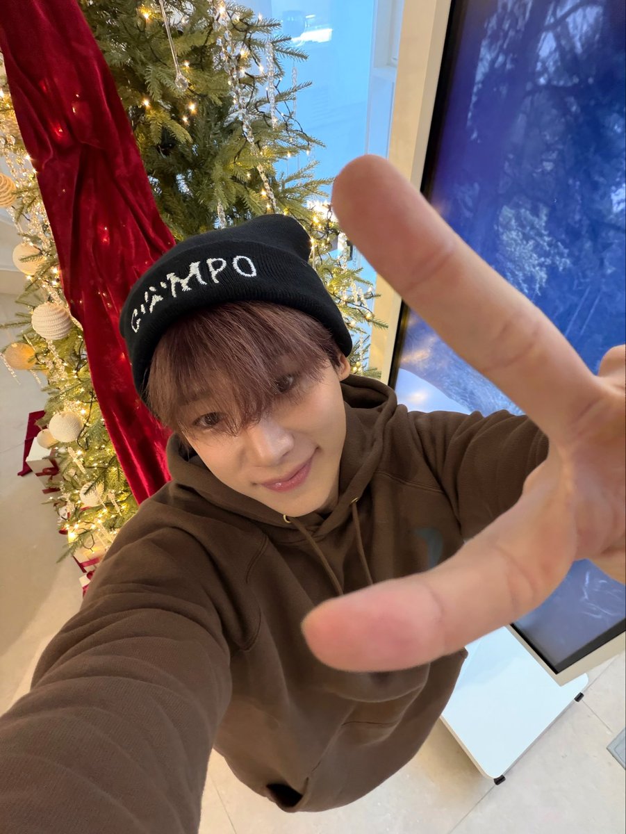 official__wonho's tweet image. 위니들 올해도 재밌었다 추가로 고마웠다
내년에는 더잘할게요 고마워요 💙 26년에 만나자 

#원호 #WONHO