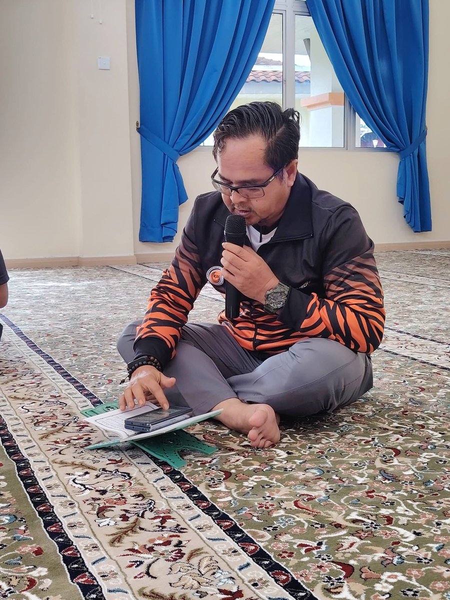 BesutPbsd's tweet photo. MEMBUKA TIRAI TAHUN BARU 2026
(MAJLIS TAUTAN KASIH PBSD BESUT 2025)

BESUT (31 Disember 2025) – Pejabat Belia dan Sukan Daerah (PBSD) Besut telah menganjurkan Majlis Tautan Kasih PBSD Besut 2025 bersempena sambutan Tahun Baharu 2026 https://t.co/FfeyPU0816