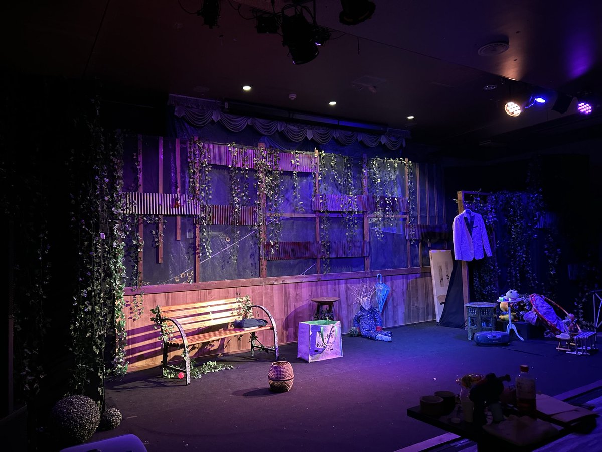 【2025年】
来年も、観客、演者の皆様に全力で楽しんで頂ける様、来年も沢山の舞台・芸術に触れて、自分の照明・舞台美術の手札を増やしていきたいと思います‼️

また自劇団の旗揚げ公演、そして有難いことにお声掛け頂いている舞台もあります、全力で取り組みます‼️‼️

皆様、良いお年を‼️‼️‼️