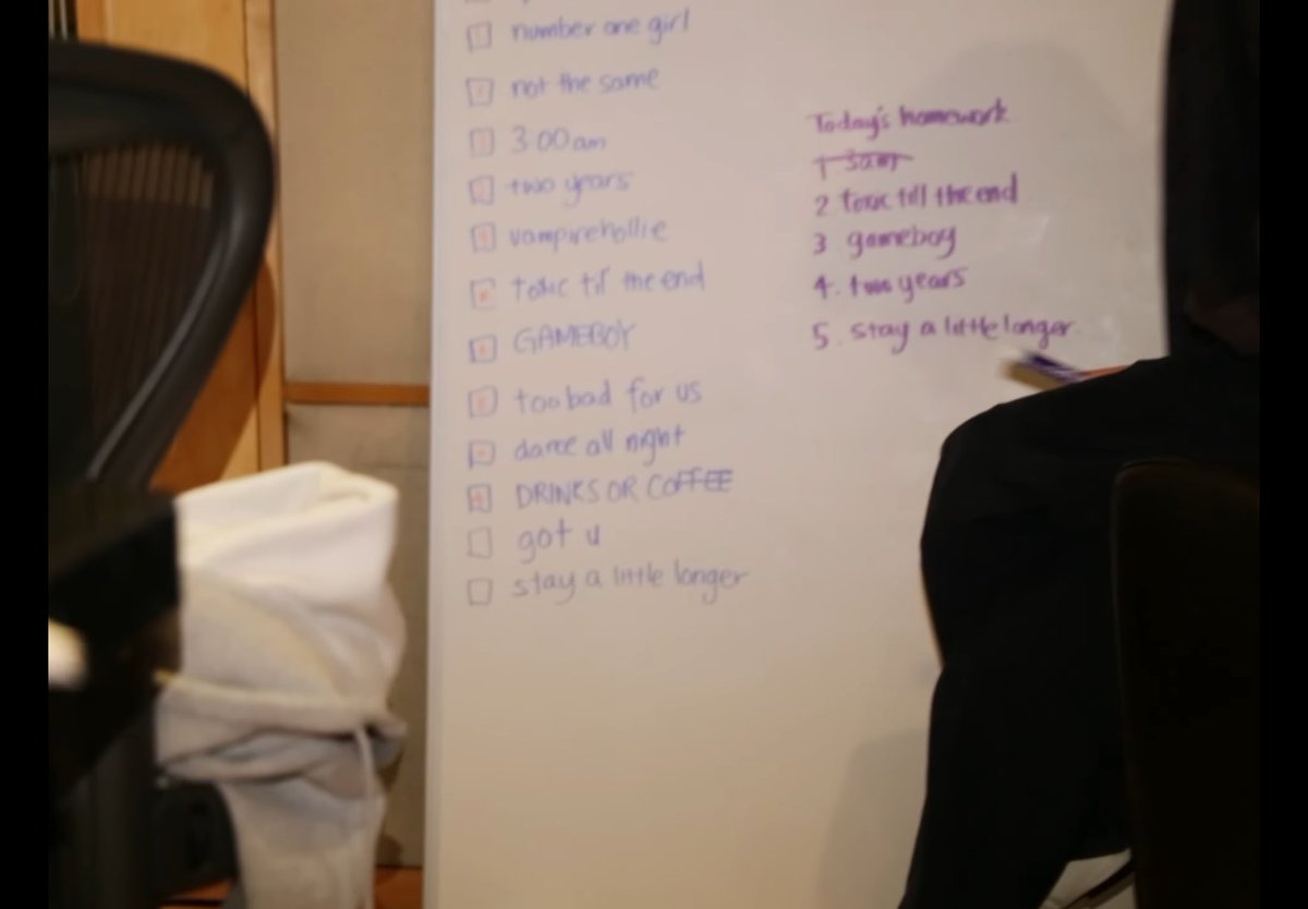 ตอนแรกจะชื่ออัลบั้ม number one girl เหรอ มีเพลงชื่อ got u ด้วย