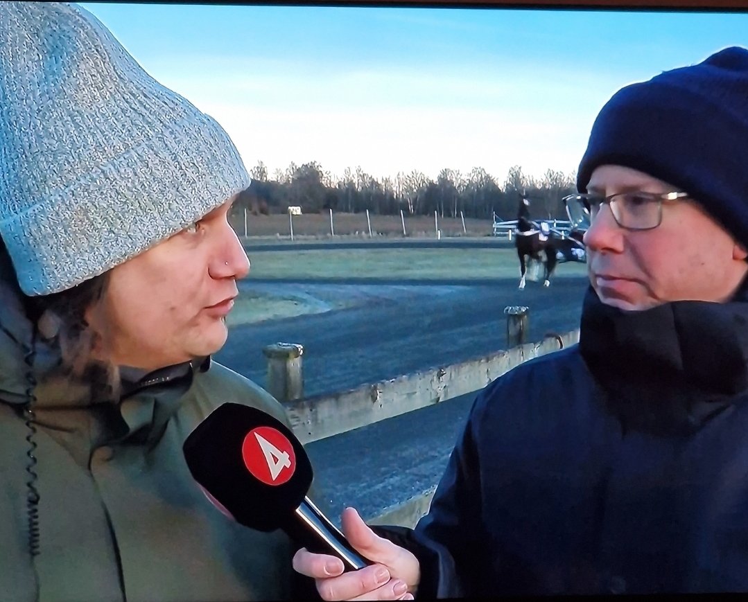 BillingforsDan's tweet photo. #V85 #Axevalla #ABtravochgalopp
😂😂 Nybrink, Mårtensson, Matheus borta direkt på V85😂😂 Och Matheus sa redan igår att 11 vinner V85 1 den gick från 2 % till nästan 12 % så lurar man okunniga spelare 🥶🥶🤡🤡 https://t.co/YGsvSyLZcU