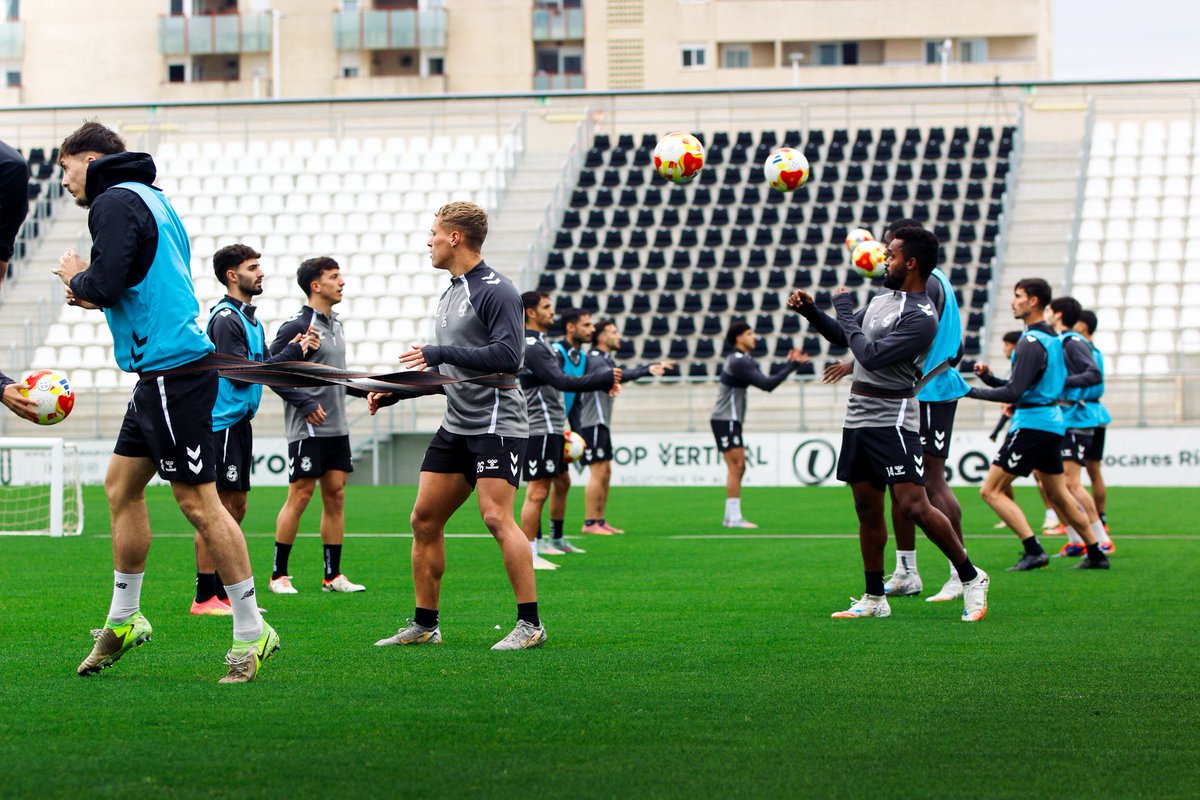 Real Balompédica Linense tweet media