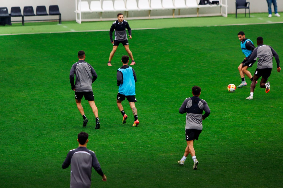 Real Balompédica Linense tweet media
