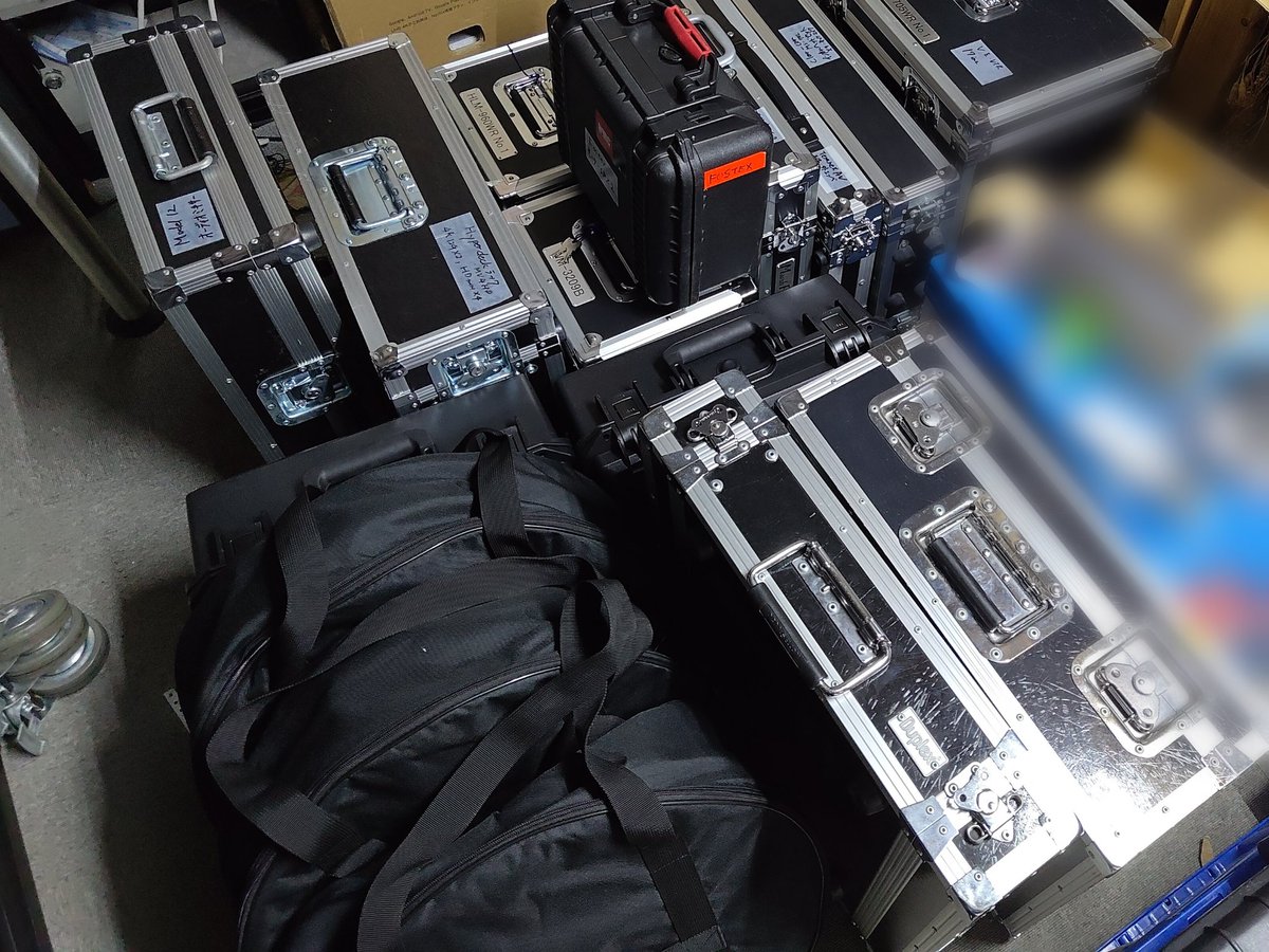 MarshPlanning's tweet photo. 本年も残すところあと僅かとなりました。フォロワー各位またはリアルでもお世話になっている方には大変お世話になりました。
本年は派手な機材の入れ替えは無いものの、中継や送出などのシステムのパッケージ化や効率化を図り、また念願の社員を1名採用するなどのイベントもあり、より組織として成長することが出来ました。来年はさらなる…（続きは新年のご挨拶にて）
それでは良いお年をお迎え下さいませ。