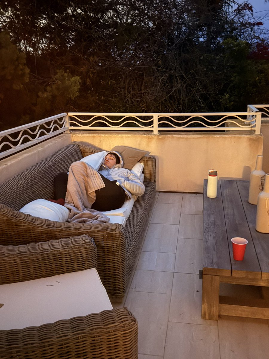 SandyPlashkes's tweet photo. My brother has 20 of his Indiana friends at the house for the Rose Bowl and I just walked upstairs at 6am to one of them sleeping on the patio using a towel as a blanket 😭😭 https://t.co/7AQPZYPSuw