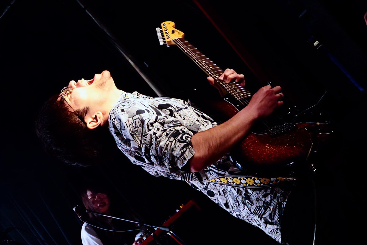 今年も1年大変お世話になりました！
来年も色々なところでギター弾きたいな！

📷<a href="/tumakiew23/">モチダユウサク🖐️私的欲求</a>