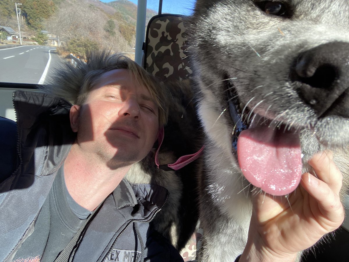 皆様今年もありがとうございました😊

来年も仲良くお付き合い宜しくお願い申し上げます🙇

今年は結婚や犬等色々な変化がありとっても忙しく大変だけども、楽しい一年を過ごせました。
新年はもっと素敵な一年になる様努力に励みます🥂