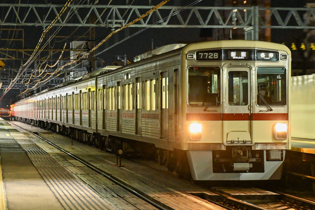 Bonchitetsu's tweet image. 毎年恒例の大晦日撮り納め

今回は京王へ。初めて復刻も撮影。
今年もありがとうございました😊