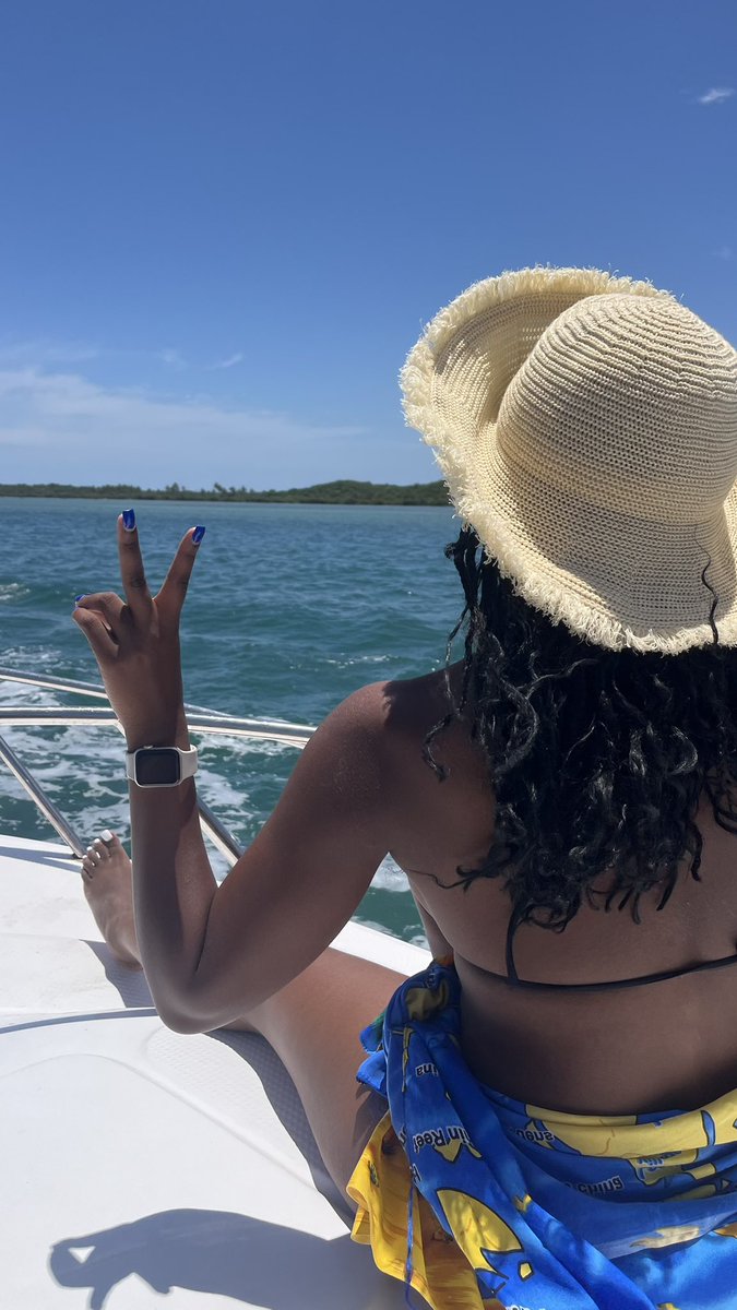 Todi_M2's tweet image. Ending the year in the best way possible 🥹❤️ 3 islands visited &amp;amp; went snorkelling for the first time ever 🥹a bucket list item