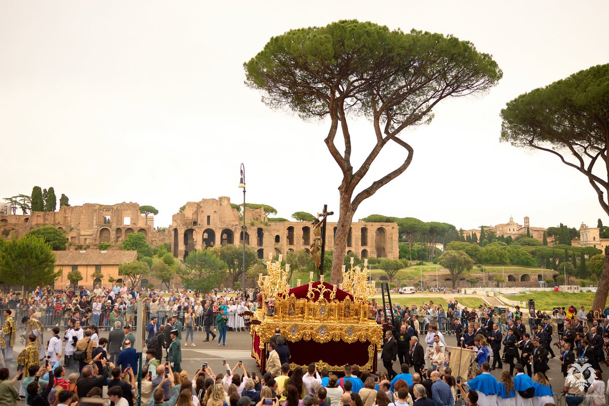 HdadCachorro's tweet image. ⚫ 𝟐𝟎𝟐𝟓 𝐥𝐥𝐞𝐠𝐚 𝐚 𝐬𝐮 𝐟𝐢𝐧𝐚𝐥. 𝐔𝐧 𝐚𝐧̃𝐨 𝐪𝐮𝐞 𝐲𝐚 𝐞𝐬 𝐡𝐢𝐬𝐭𝐨𝐫𝐢𝐚. 𝐔𝐧 𝐚𝐧̃𝐨 𝐞𝐭𝐞𝐫𝐧𝐨 𝐩𝐚𝐫𝐚 𝐒𝐞𝐯𝐢𝐥𝐥𝐚… 𝐲 𝐩𝐚𝐫𝐚 𝐑𝐨𝐦𝐚

Este año quedará grabado para siempre en la memoria de la Hermandad del Cachorro y de todos los que sentimos al…