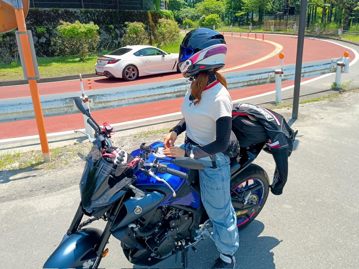 大人になってからこんなに友達が増えたのは、バイク乗り始めたお陰🥹🙏
実際お会いした方も、そうでない方も皆さんのお陰で最高楽しい１年になりました🫶

バイク乗り始めて２年、そろそろ飽きるかなと思ったけど全然そんな気配ない🤣
来年もお引き回しのほど宜しくお願い致します🙇