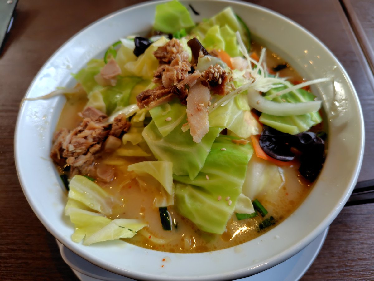 kanekobd's tweet photo. ①2025/12/23
蔵八ラーメン亭　多賀城店
★白���そ野菜ラーメン

②2025/12/24
麺屋シキ
★クリスマス限定！芋のポタージュスープ

③2025/12/27
担担麺家たけうち
★焼ネギポタージュ担担麺(12月限定)
★海老チリ丼 https://t.co/YnV4dvbZjP
