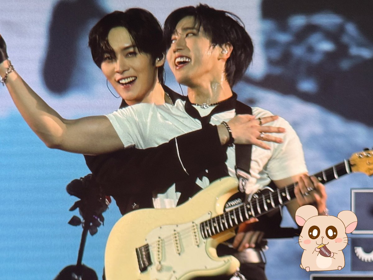 hanmoonss's tweet image. first and last month of 2025 🥹