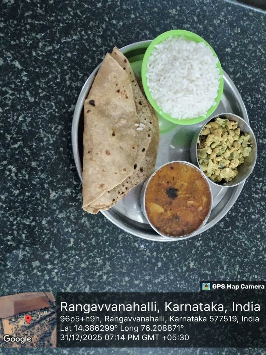 mdrs31's tweet photo. Today dinner  #SocialAudit_SWDMeals #SocialWelfare_Karnataka https://t.co/kd8tvGgAFi
