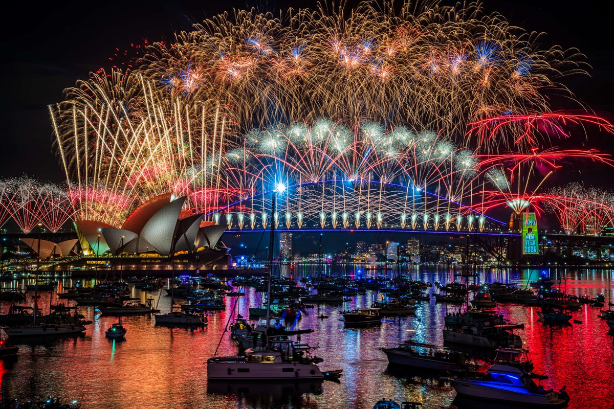 Sydney Opera House tweet media
