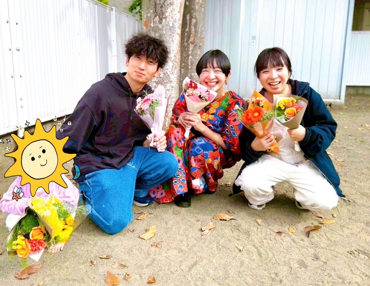 waaa_kaaa_'s tweet photo. 今年は余裕のヨの字もなく過ぎましたが
いかがお過ごしでしょうか...？
写真は11月の保育園コンサートにて◎
さわひろ子ちゃまいつもありがとう✨

来年は余白のある年にします🙏

今年会えた方々も会えなかった方々も
皆々様ありがとうございました。
お身体大切に🏠

よいお年をお迎えください☺️ https://t.co/gZOkpGQw6C
