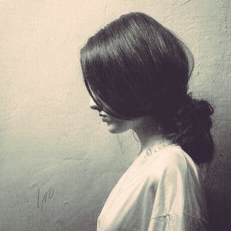 رسـاندی مـرا به جایی،که از خود رنجیده‌ام،
شوق دنیایم تو بودی، نیستی و من بریده‌ام!
✍🏻#ahoora_