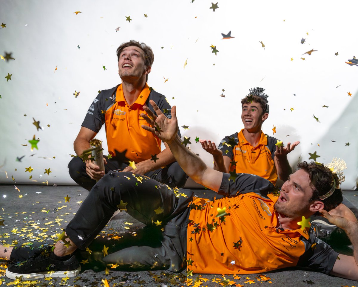 ArrowMcLaren's tweet image. Cheers to another year! ✨