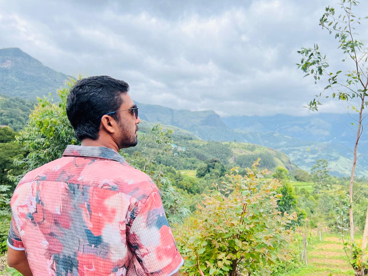 anmolmothi's tweet photo. There is no real ending. It’s just the place where you stop the story... 
Happy New Year! 😊 https://t.co/8A7jk0WrWv
