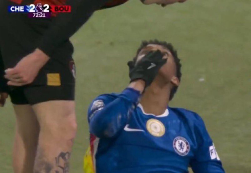 Withbluse's tweet image. اللايك الجديد رهيب

New year