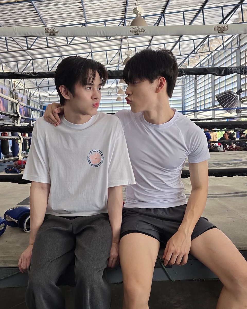 g_gammallaengi's tweet image. 올해 녹아웃을 보고 거너랑 나이스를 알고 정말 행복해졌다.🥹 누군가를 행복하게 해주는 너희가 정말 최고야. 2025 하루하루가 즐거웠어. 항상 응원하게 되고 일상을 보며 웃음 짓고 힘차게 하루를 시작할 수 있었다. 올해도 정말 수고 많았어 예쁜이들아!
#GunnerNice #Gunnernsk #Niceboripa