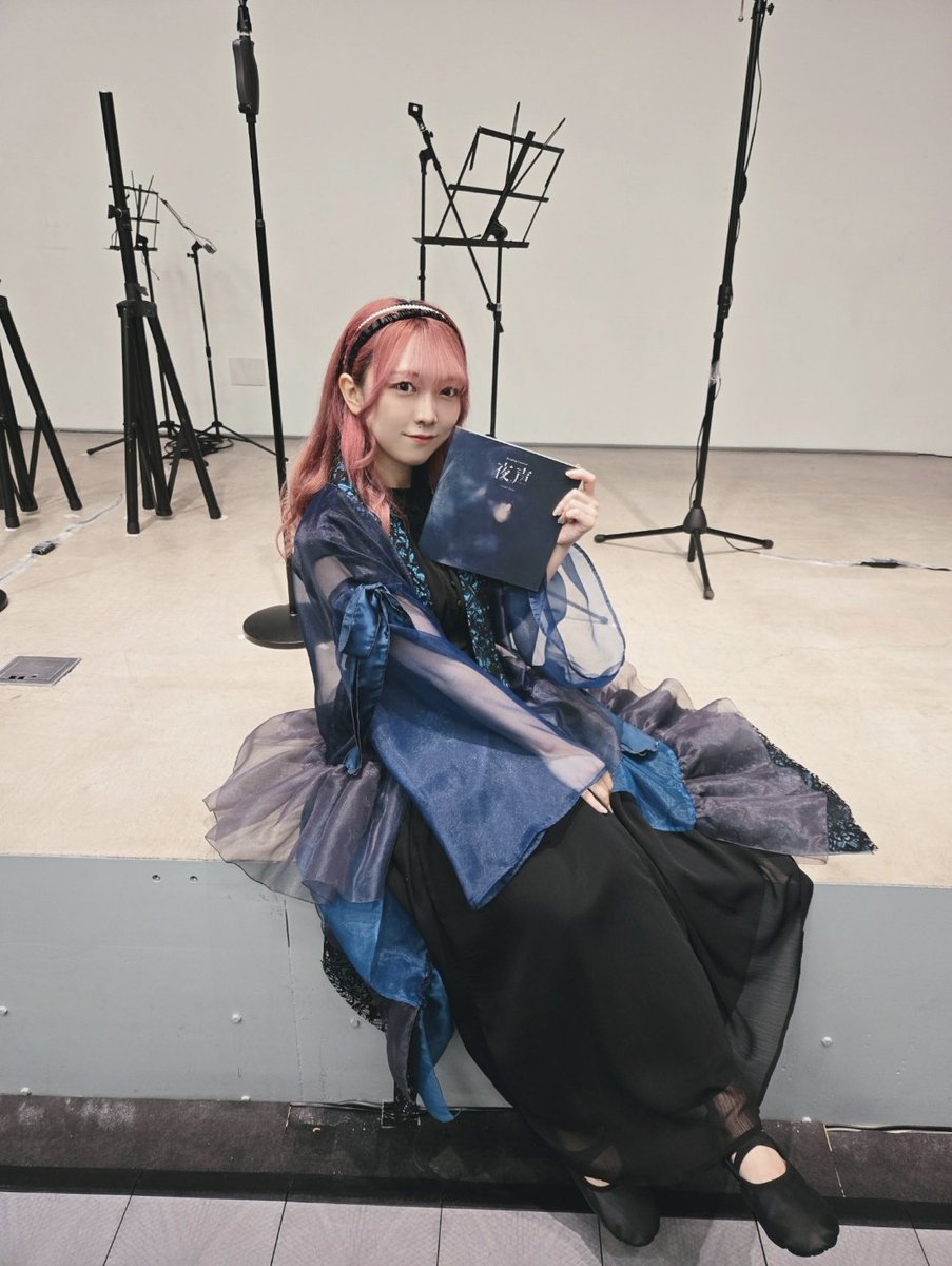 声優業の他にも歌ってカードゲームしてスロット打ってDJして。 来年も